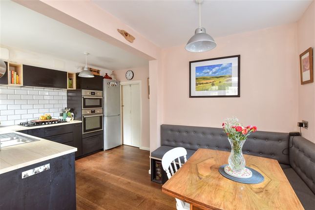 Langley Crescent Woodingdean, Brighton photo 5