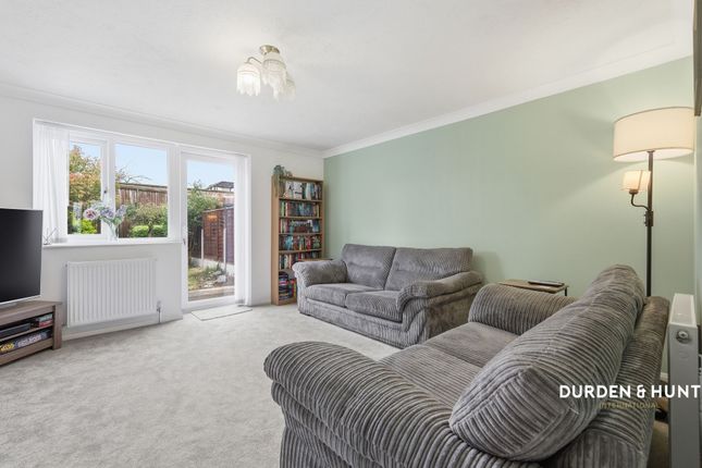 19 Priory Mews, Hornchurch photo 2