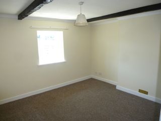 Flat to rent in Cantelupe Road, East Grinstead West Sussex