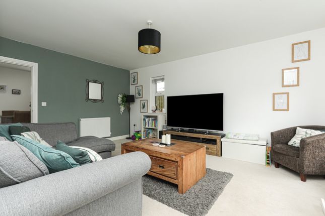 10, Wheatfields, Ashford photo 3