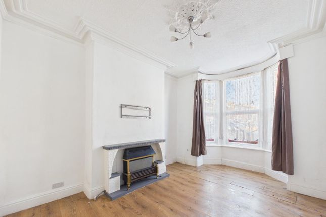 19, Thorpe Street, Bridlington photo 4