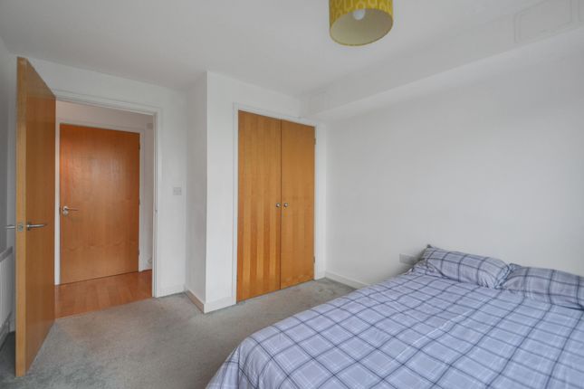 Bedroom 1_Pic_3(1).Jpg