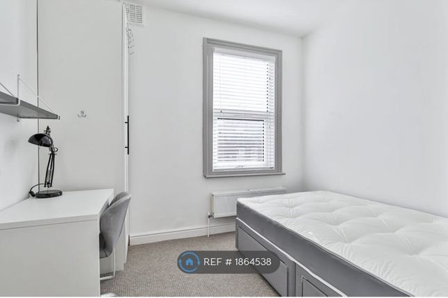 Terraced house to rent in Grimthorpe Place, Leeds