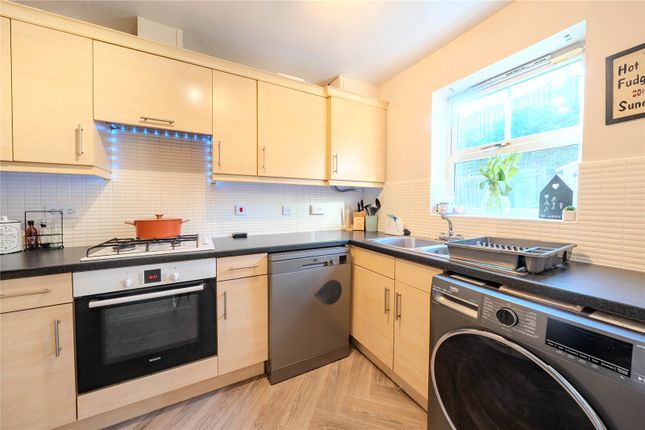 7, Gaunts Place, Pudsey photo 3