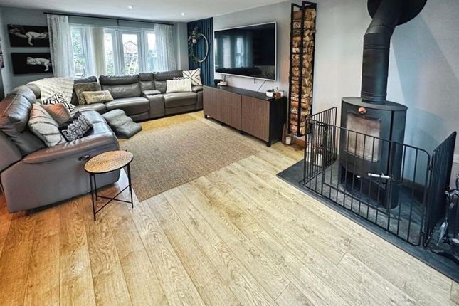 17 Cae Rhedyn, Bridgend photo 3