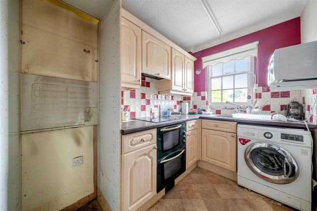 4, Hanover Court, Beaminster photo 4