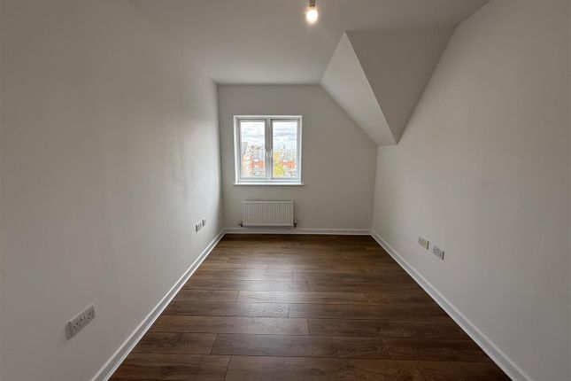 Academy Place, ISLEWORTH photo 5