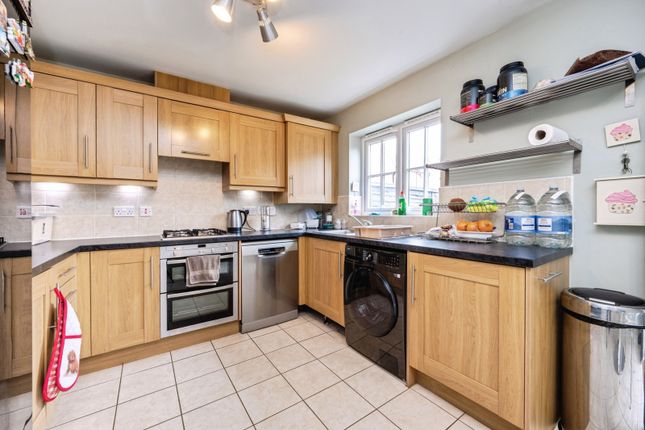 4, Woodpecker Gardens, Bedford photo 4