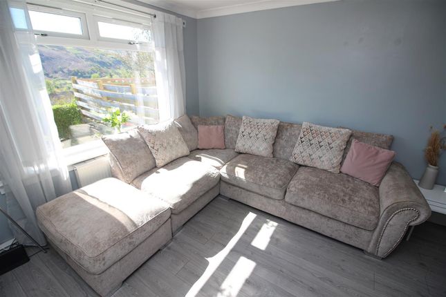 34, Braeside Lane, Greenock photo 3