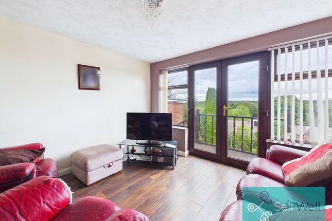 18, Lawefield Crescent, Manchester photo 3