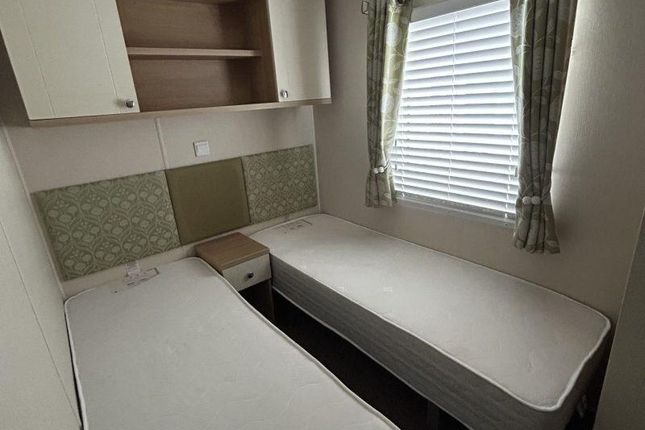 Holiday Home, Willerby Lyndhurst, Towyn Road, Towyn photo 4
