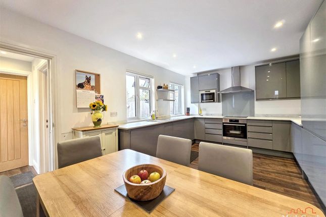 40, Taylor Road, Ashtead photo 3