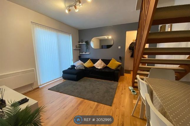 Bluebell Court, Woking photo 2