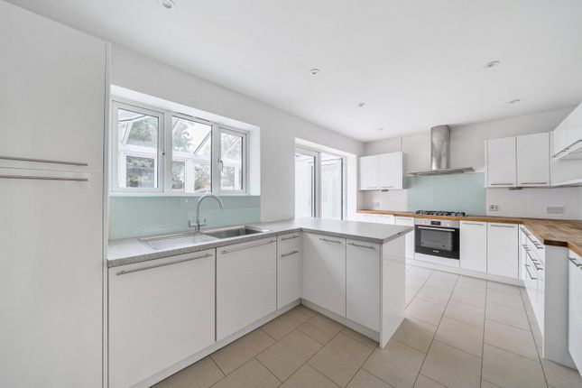 5, Blair Avenue, Esher photo 4
