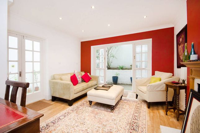 Thumbnail Flat to rent in Collingham Place, South Kensington, London