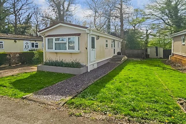 Thumbnail Mobile/park home for sale in London Road, West Kingsdown, Sevenoaks, Kent