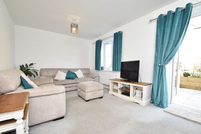 25 Burgess Close, Cambridge photo 2