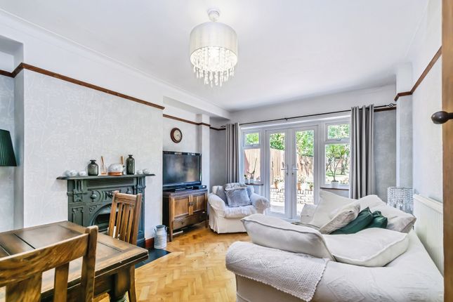 11, Montague Avenue, South Croydon photo 4