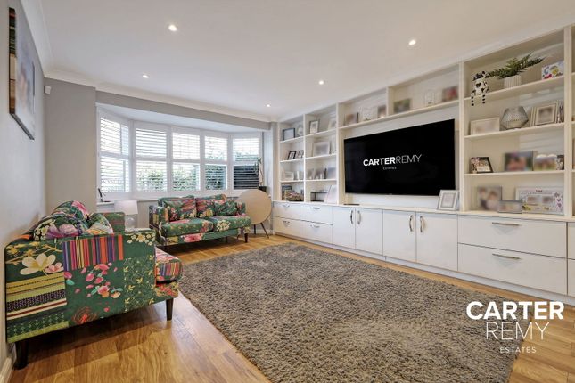 9, Hunter Drive, Wickford photo 2