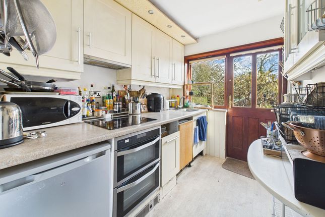54 Vernon Avenue, Nottingham photo 3