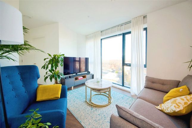 Flat for sale in Dipper Drive, London