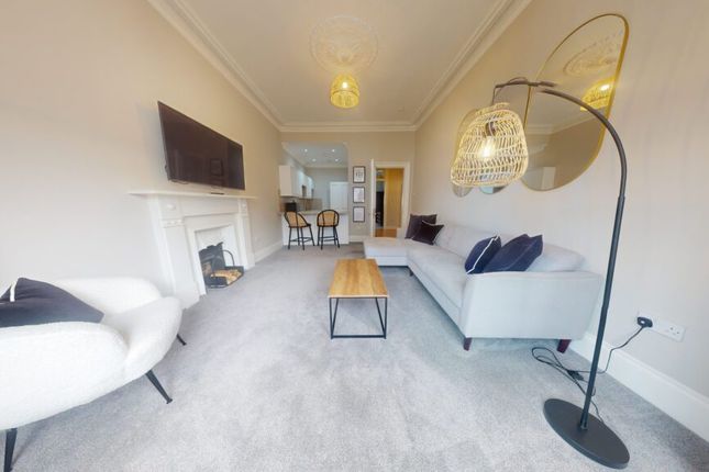 Flat to rent in Circus Drive, Dennistoun, Glasgow, 2Jh.