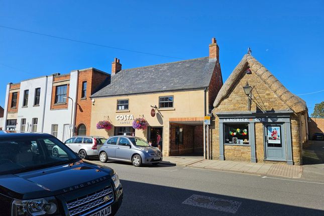 Thumbnail Restaurant/cafe to let in Former Costa Coffee/Retail Unit To Let, Unit 2-4, Bakers Yard, Oakham