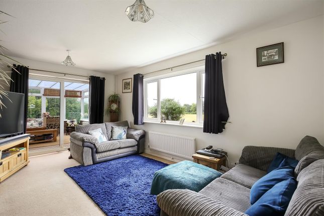 Manor Farm Lodge, Fyfield Lane, Andover photo 2