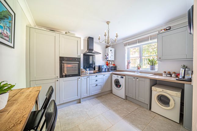 7 Stable Close, Ludgershall, Andover photo 3