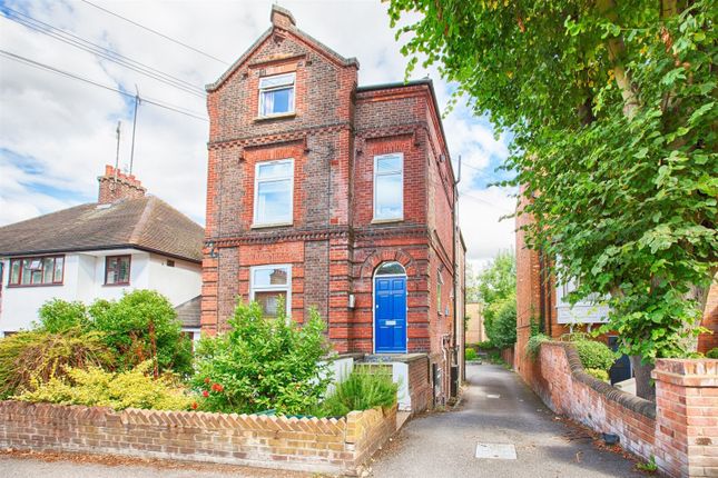 Thumbnail Flat to rent in Prospect Road, St Albans, Herts