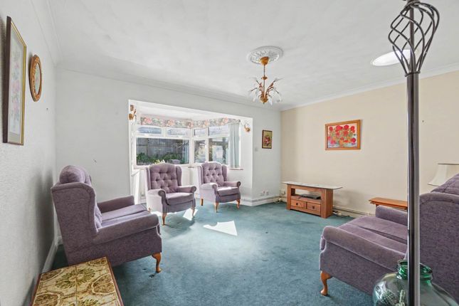 12, Elmfield Close, Gravesend photo 4