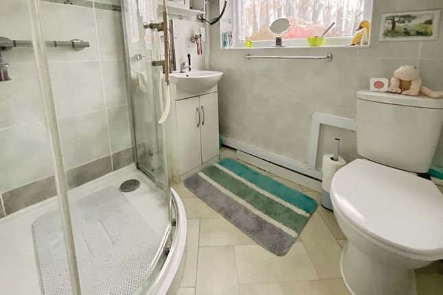9, Woodland Close, Stourbridge photo 4