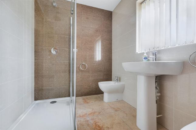 Shower Room_1.Jpeg