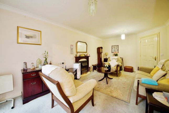 Flat for sale in 205 Winchmore Hill Road, London