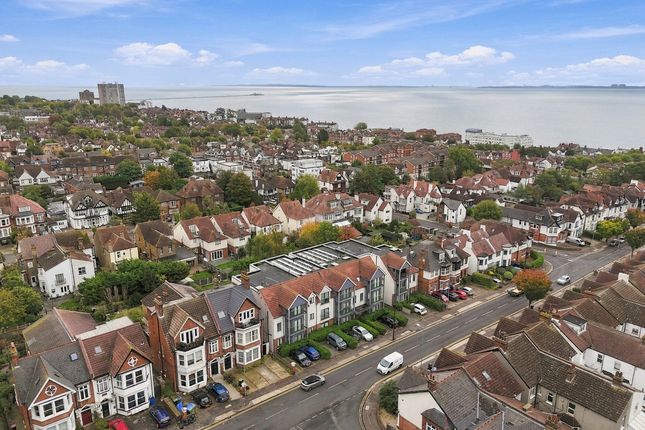 Valkyrie Road, Westcliff-on-Sea photo 2