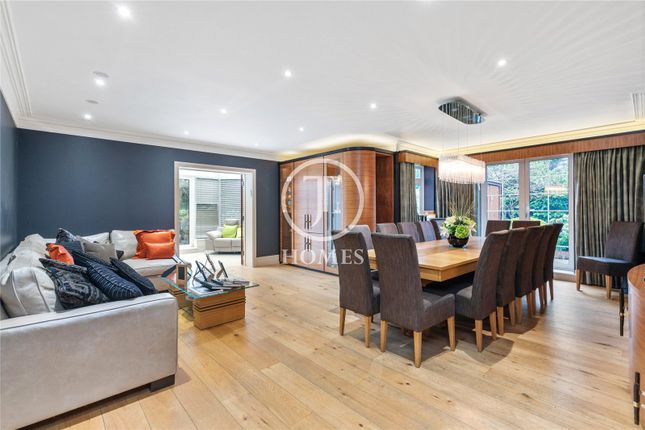 Flat for sale in Downage, London