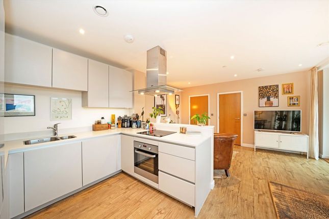 Flat 19, 11, Angel Lane, London photo 2