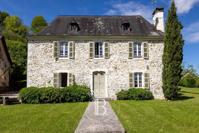 Country house for sale in Oloron-Sainte-Marie, 64400, France