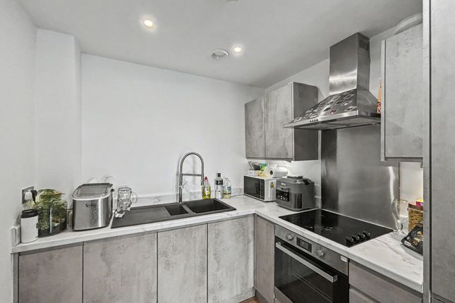 Flat 60, Block B Victoria Riverside Atkinson Street, Leeds photo 2