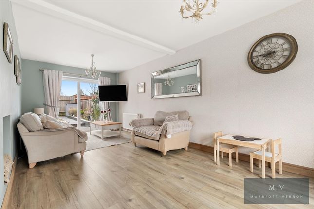 98, Uvedale Crescent, New Addington photo 3