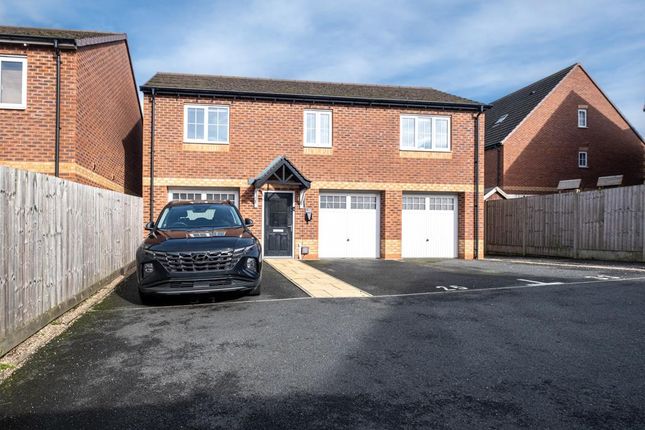 2-bed house on 25, Windmill Close, Woodville, £165,000