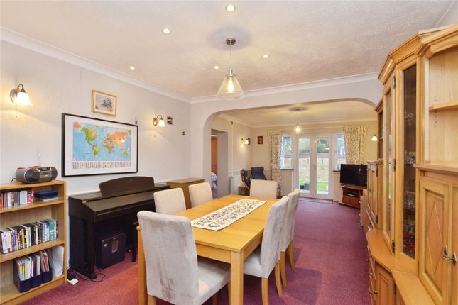 13, Homestead Way, Northamptonshire photo 2