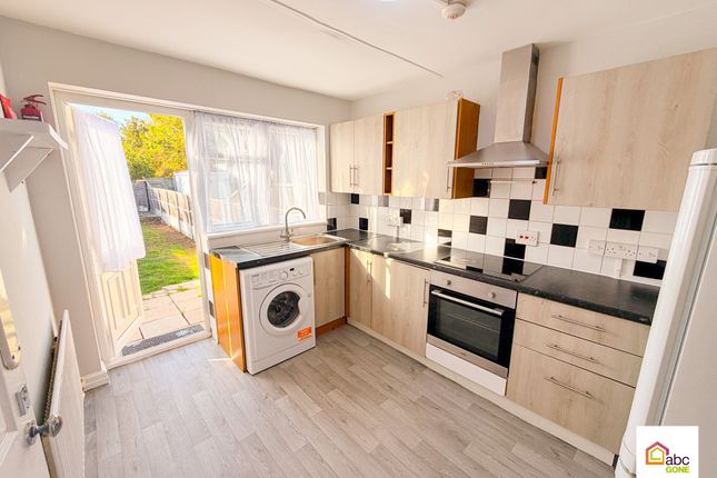 81, Linley Crescent, Romford photo 2