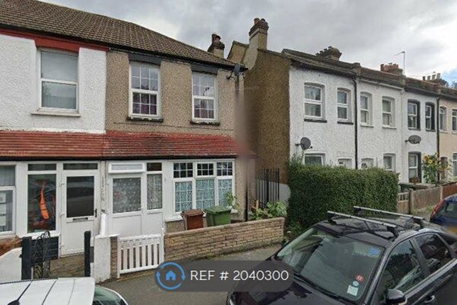 End terrace house to rent in Collingwood Road, Sutton