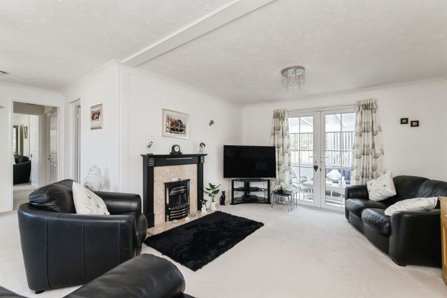 20, Rydon Lane, Exeter photo 4