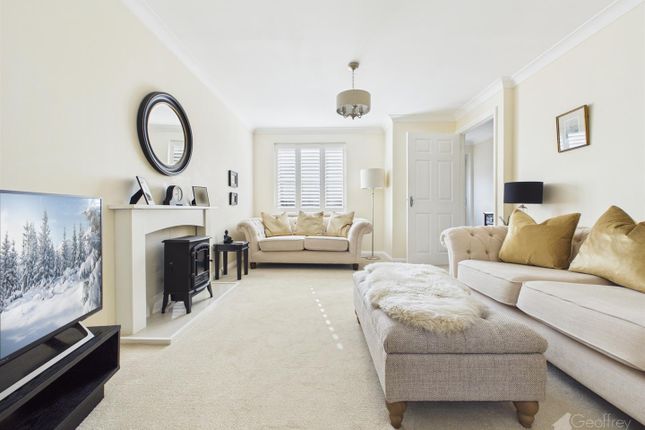 22, Ryders Hill, Great Ashby, Stevenage photo 3