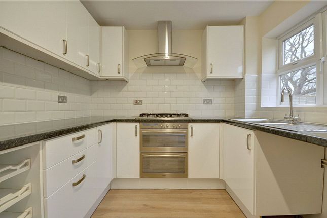 18, High Ridge, Godalming photo 3