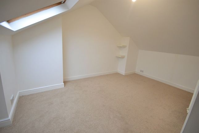 Terraced house to rent in Roebuck Lane, Sale