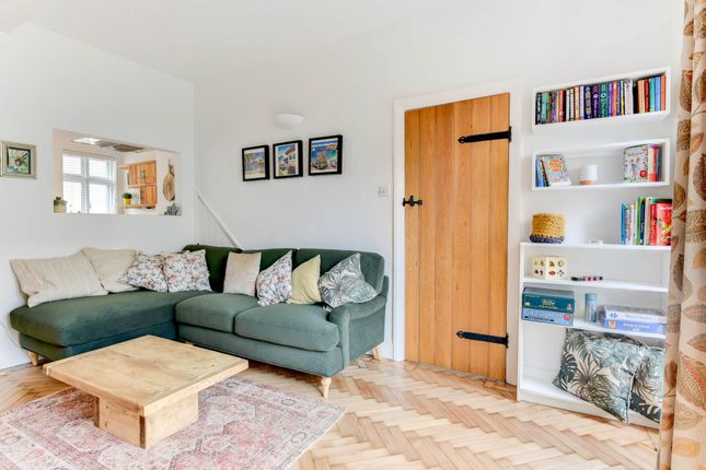 3, Alice Close, Hove photo 5