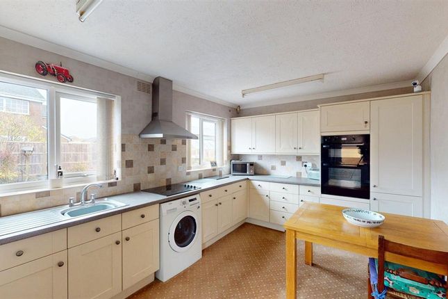 6, Rossall Close, Preston photo 3